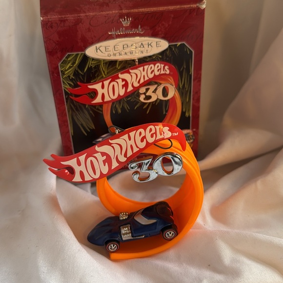 Hallmark keepsake ornament hot wheels 30thl anniversary - Picture 5 of 6